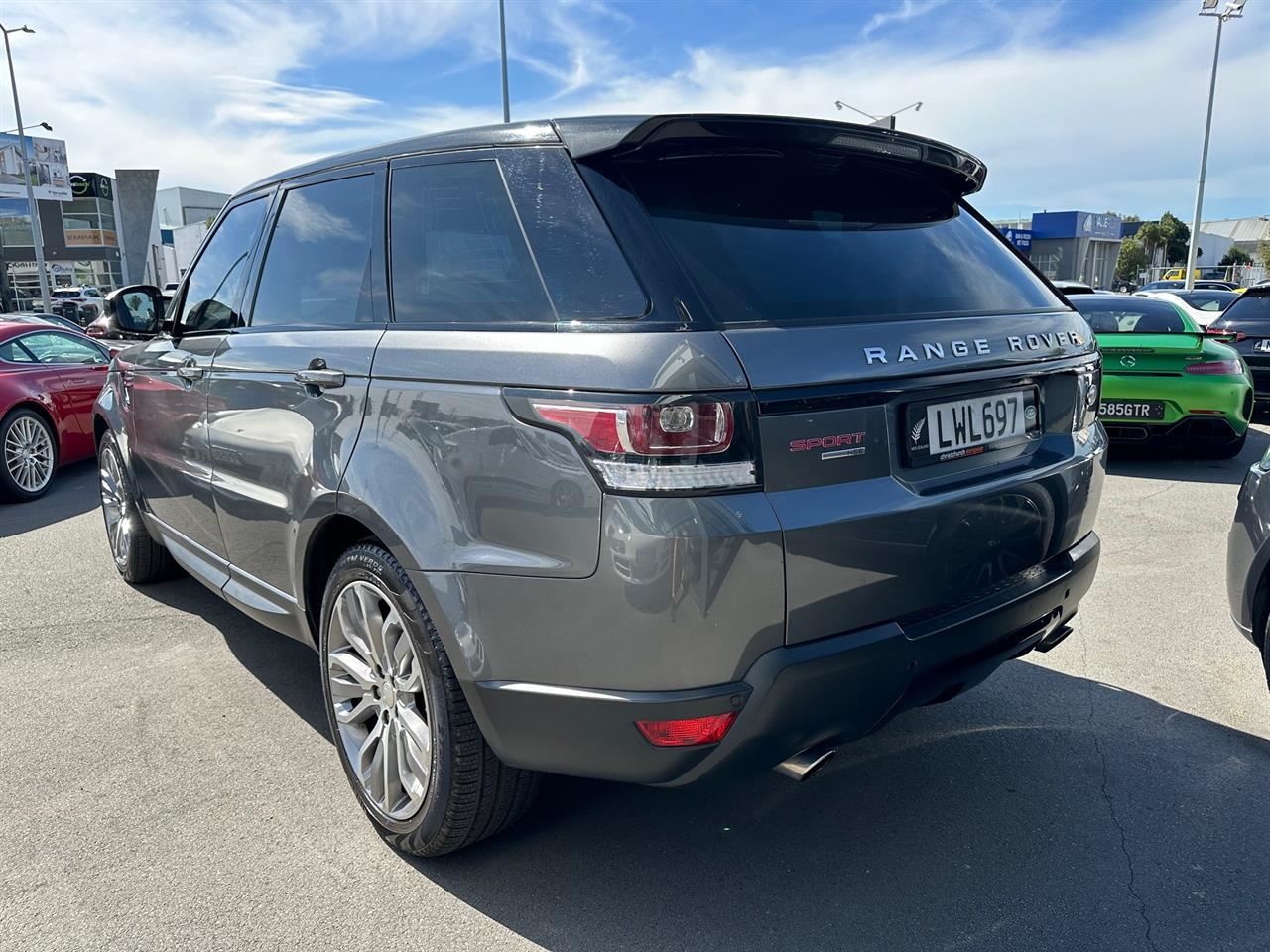 Vehicle image 4