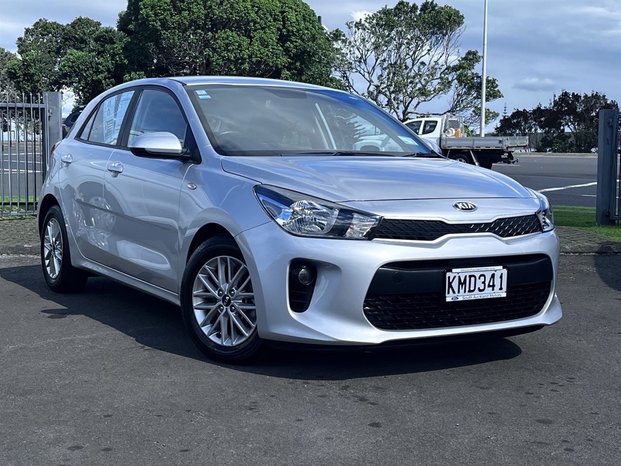 Vehicle image 5