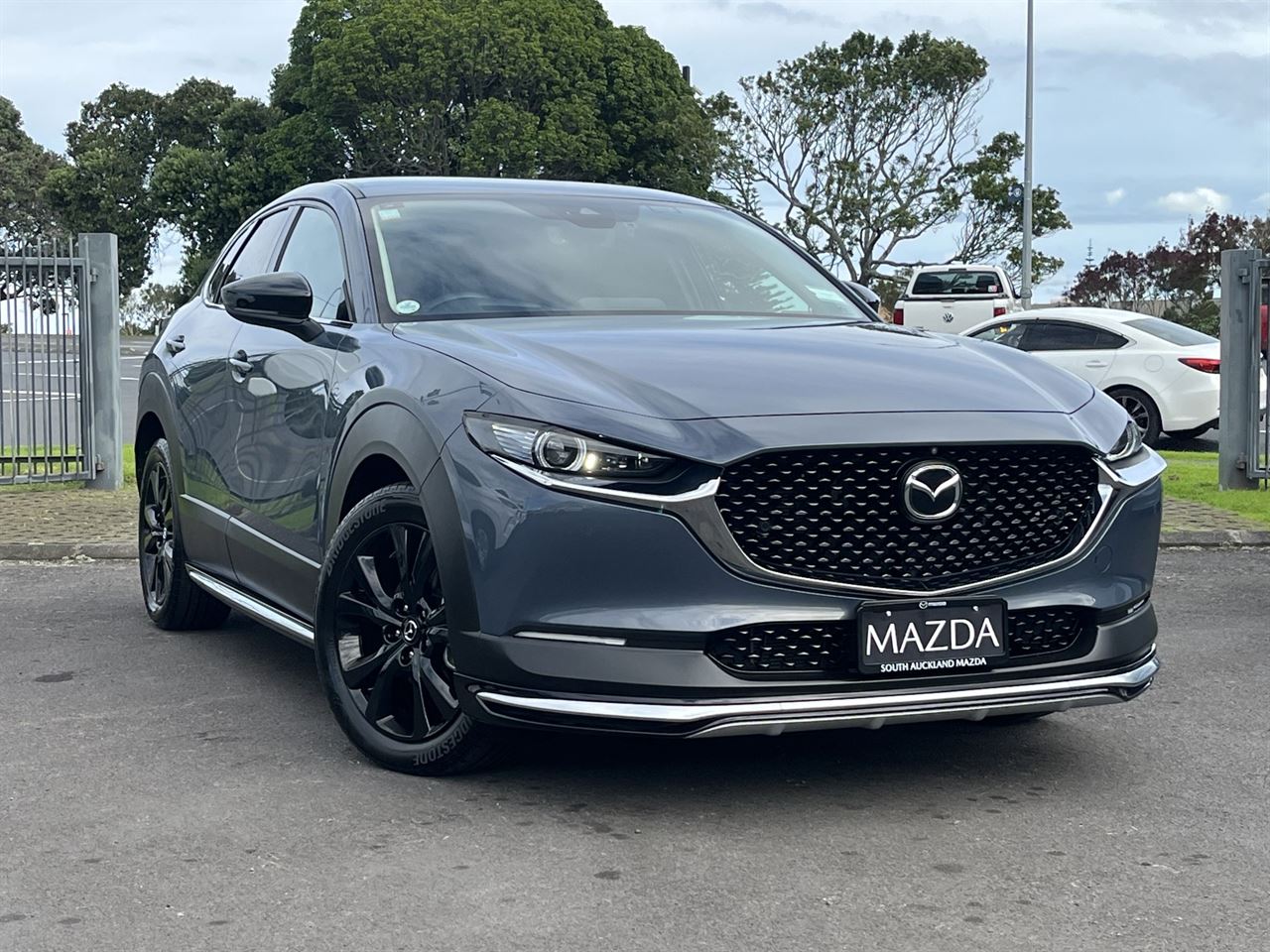 Vehicle image 5