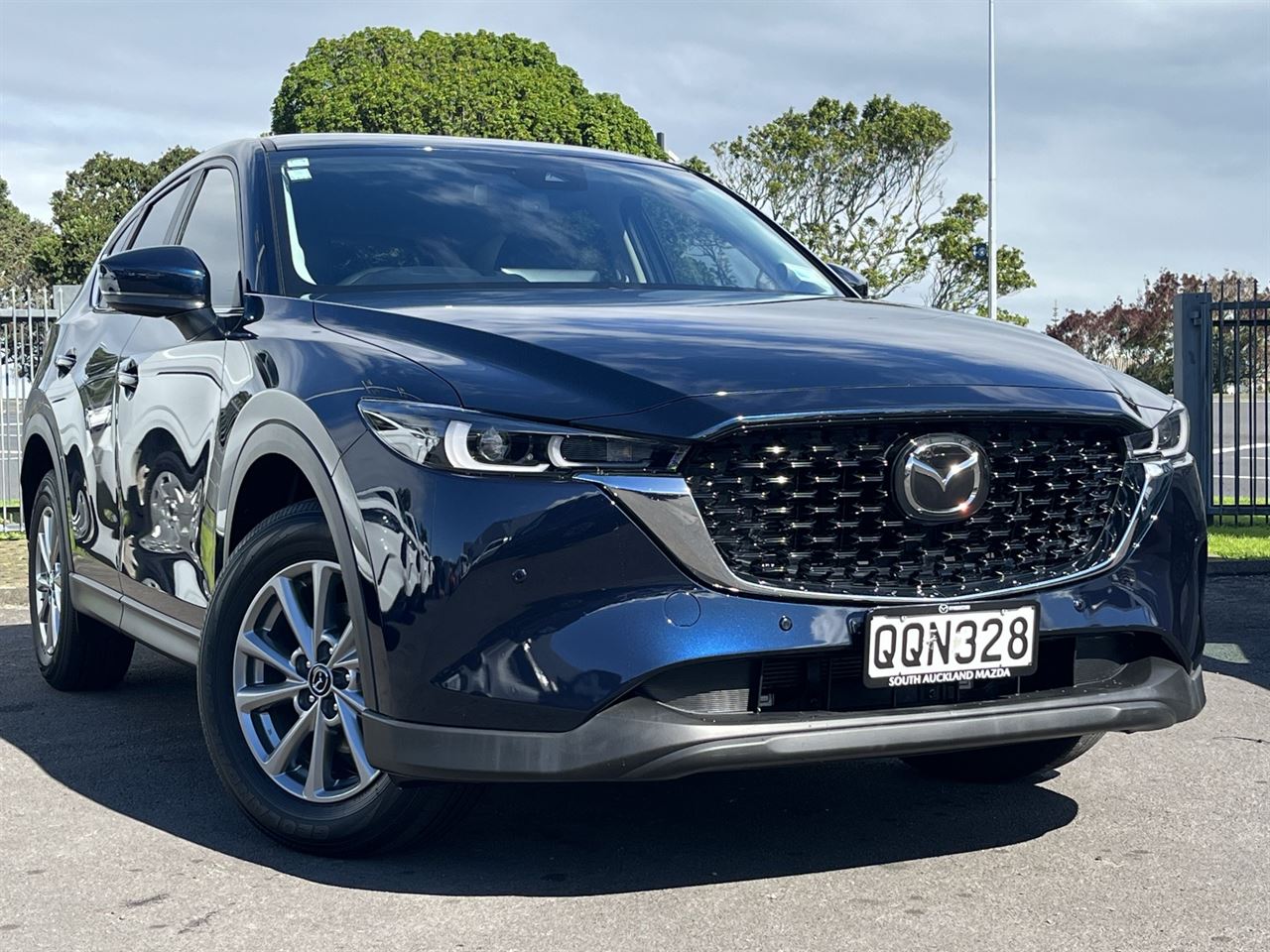 Vehicle image 5