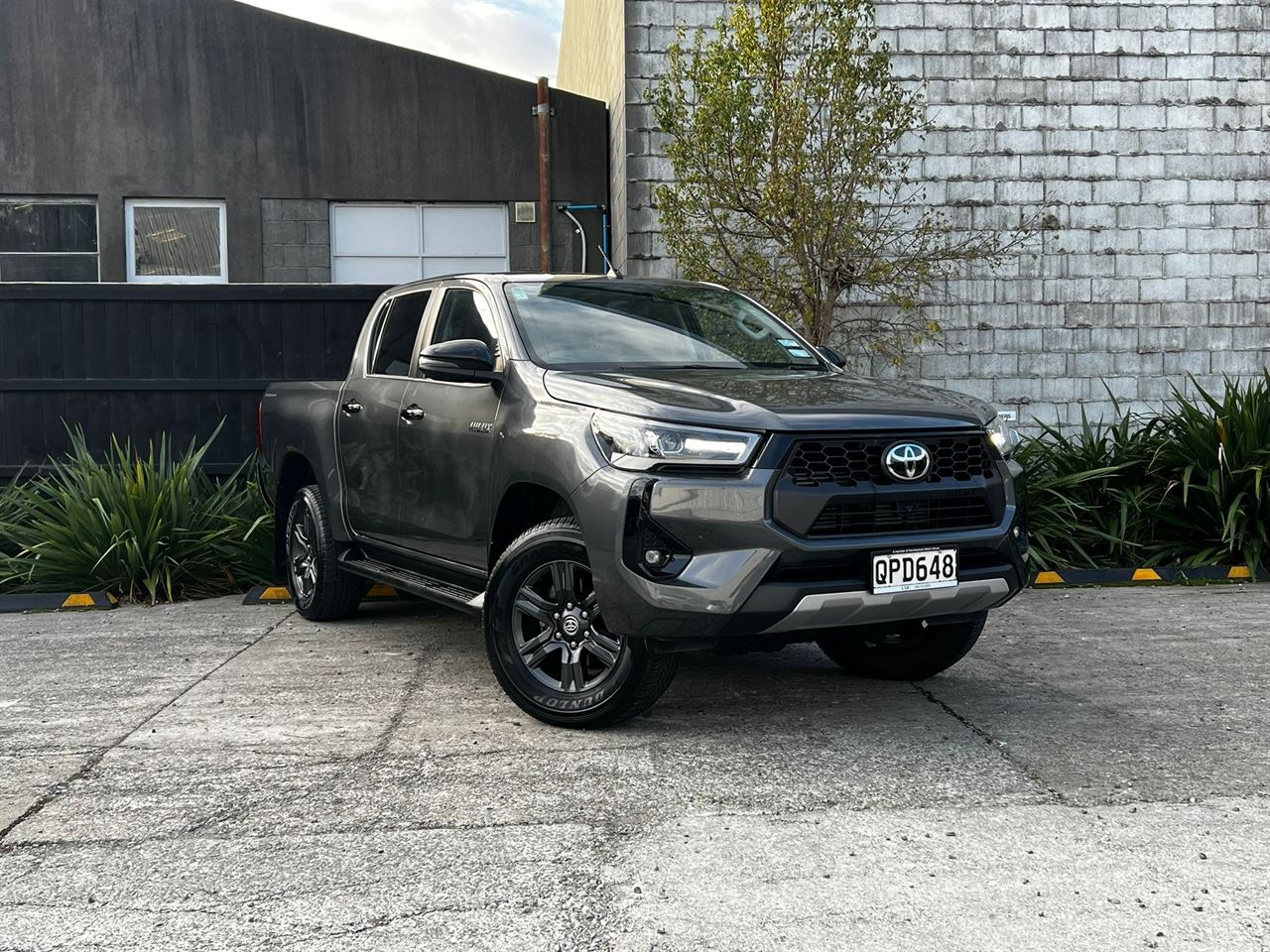 Vehicle image 1