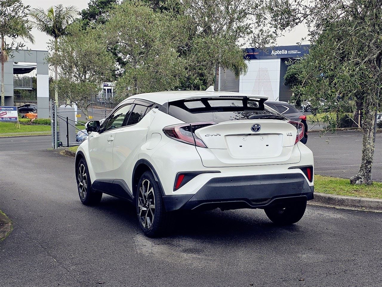 Vehicle image 3