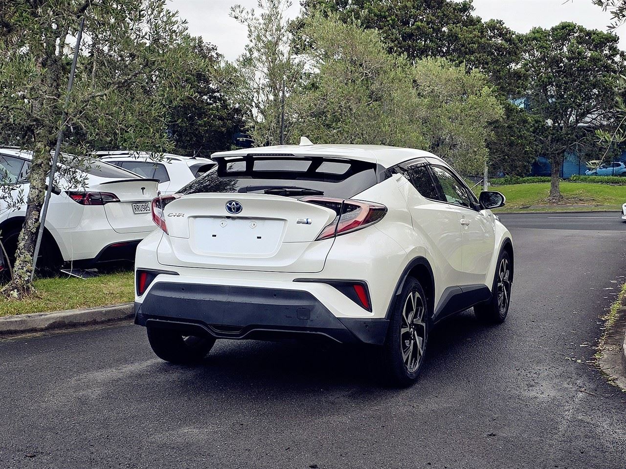 Vehicle image 5