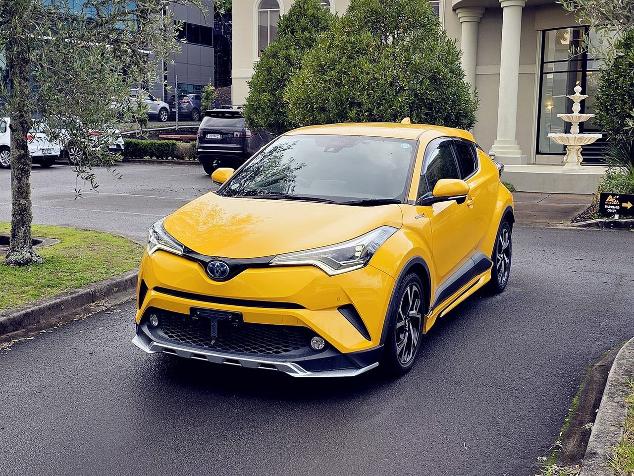 Vehicle image 3