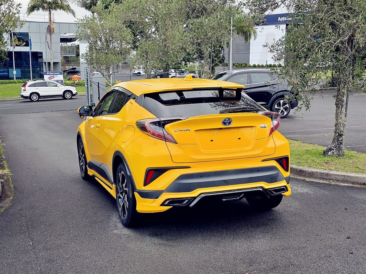 Vehicle image 4