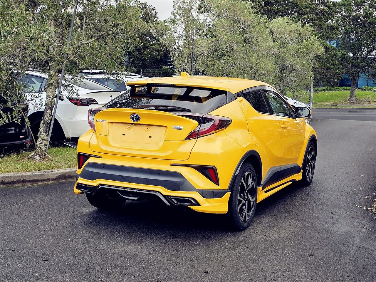 Vehicle image 5