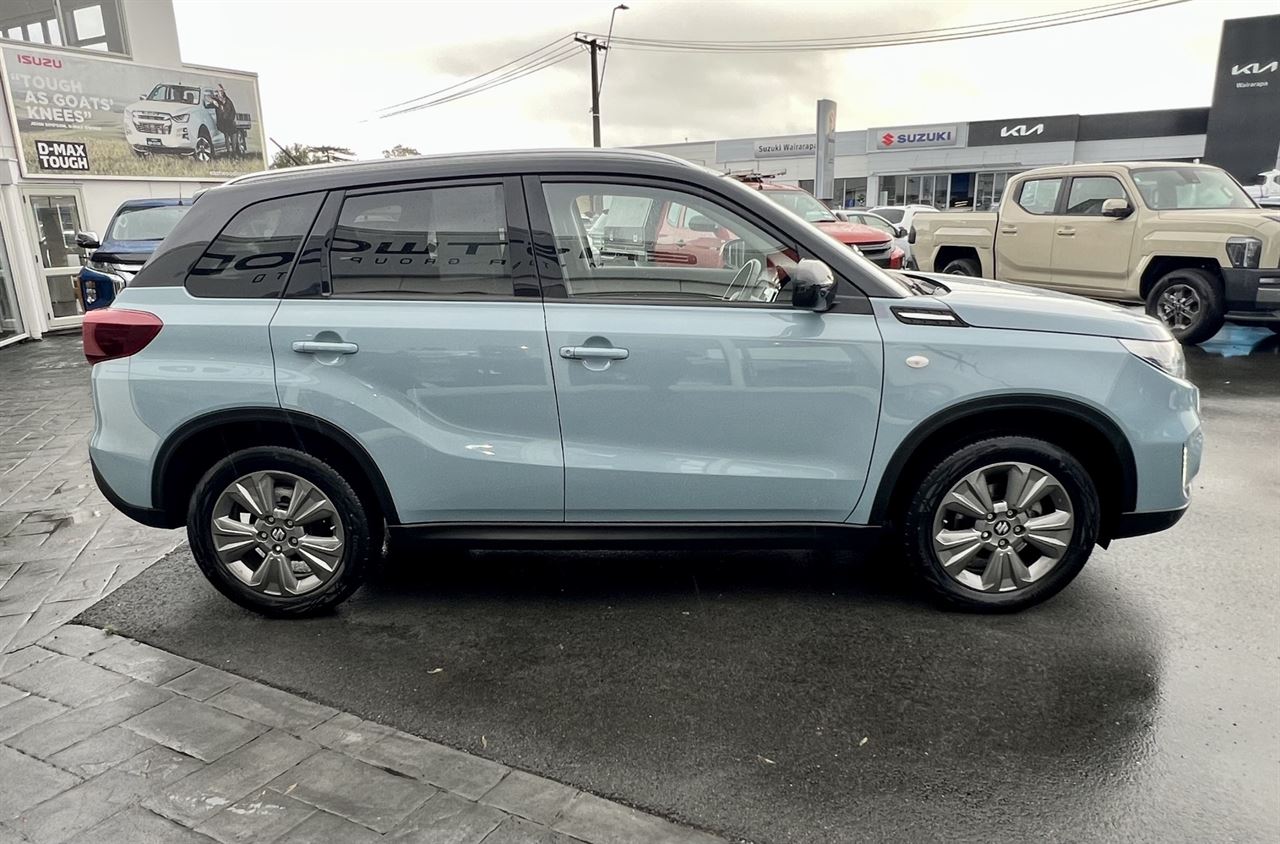 Vehicle image 5