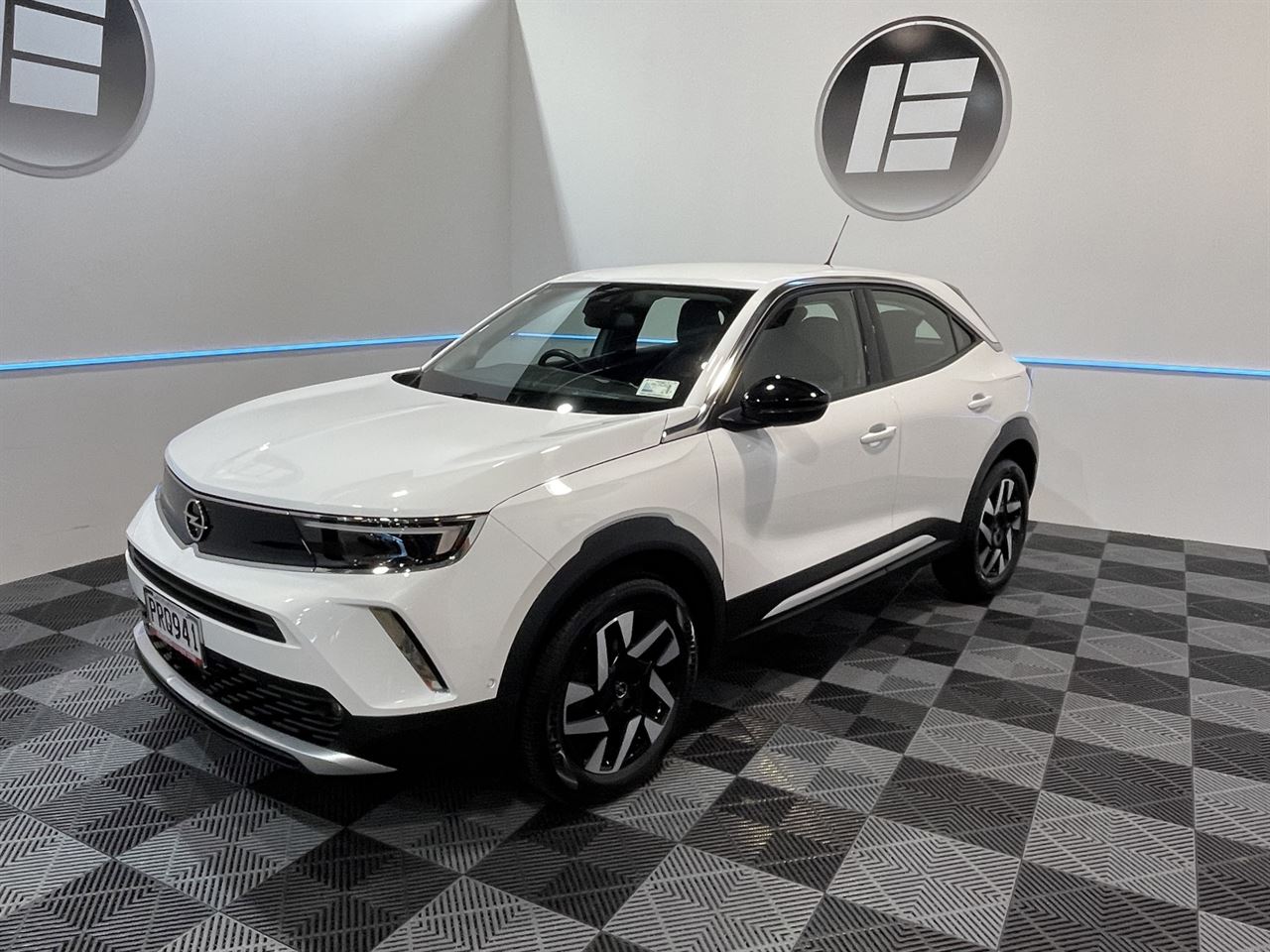 Vehicle image 3