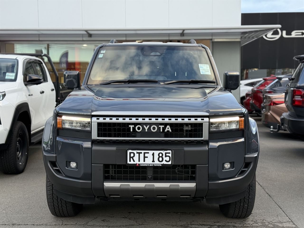 Vehicle image 4
