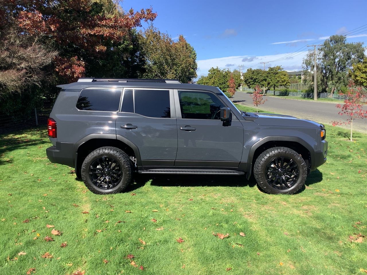 Vehicle image 4