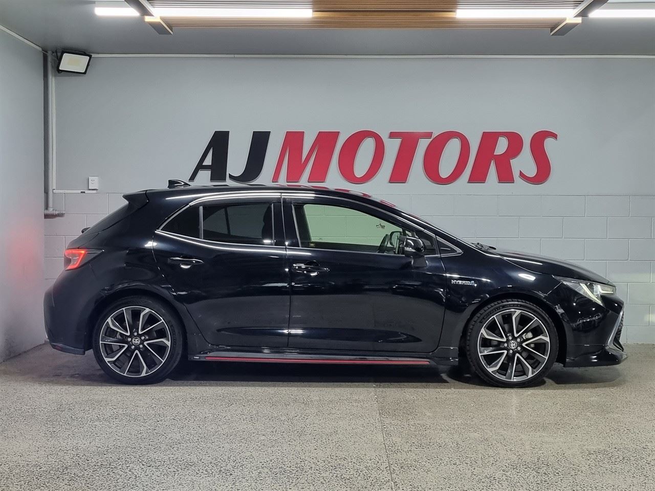 Vehicle image 5