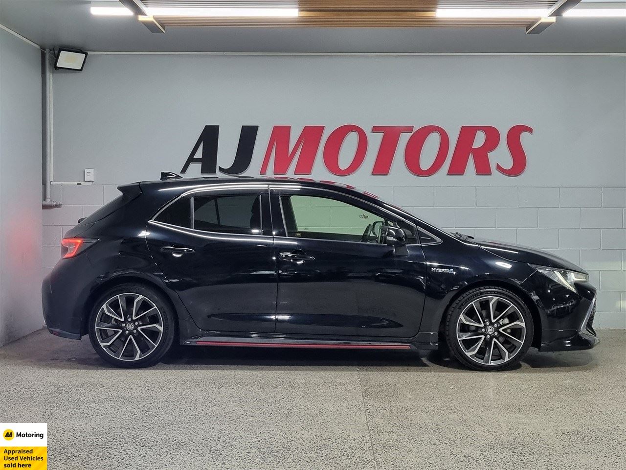 Vehicle image 5