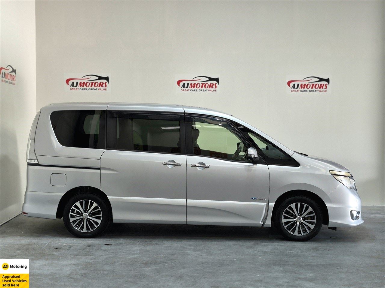 Vehicle image 3