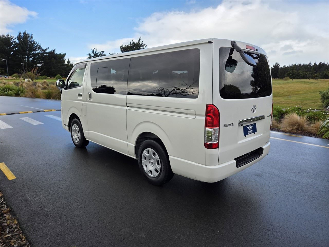 Vehicle image 5