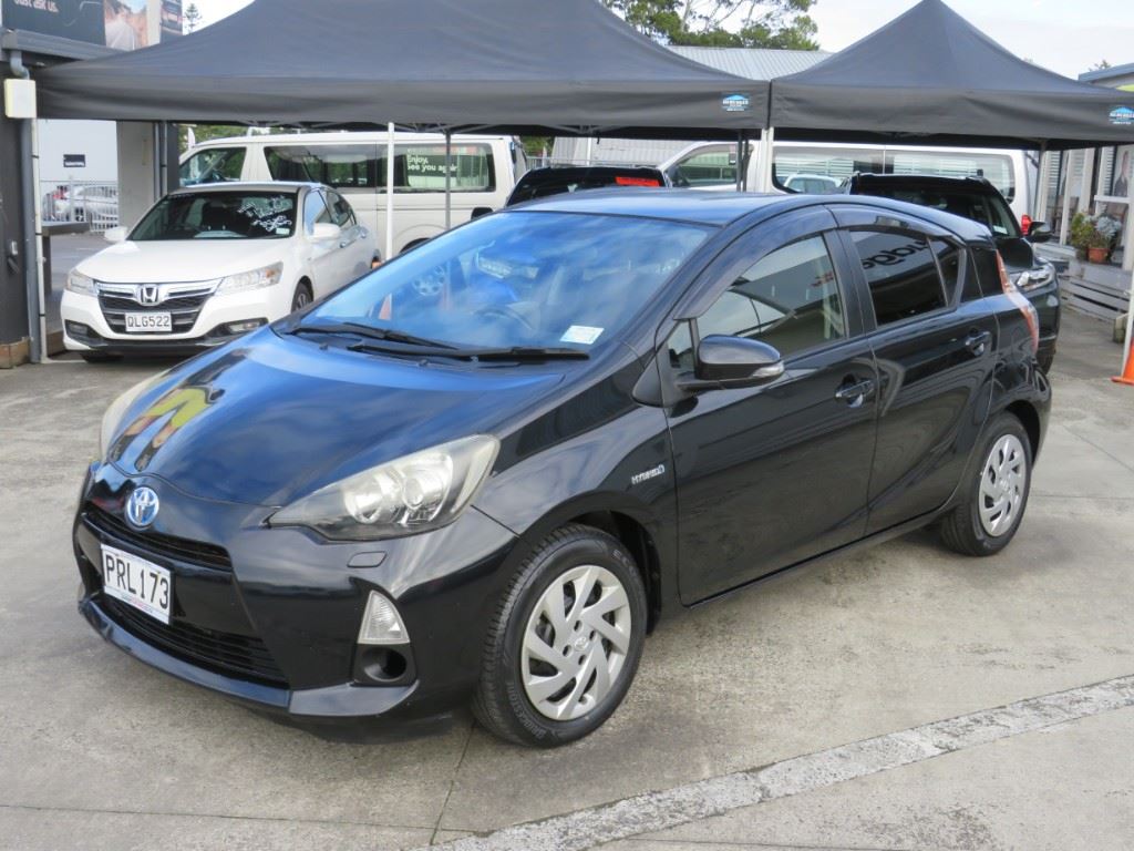 Vehicle image 3