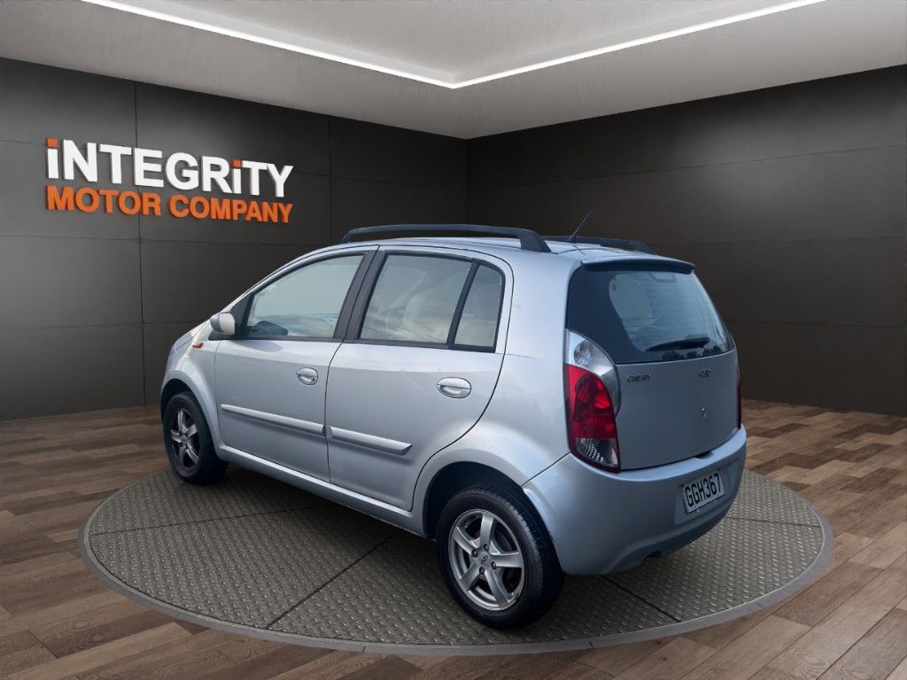 Vehicle image 5