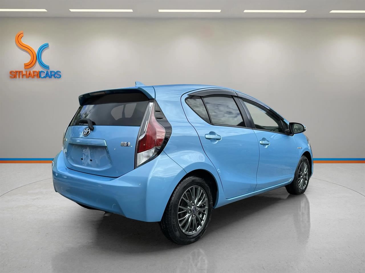 Vehicle image 4