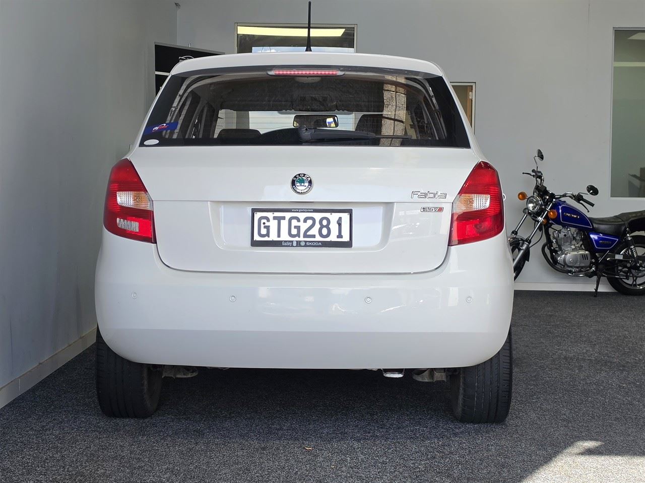 Vehicle image 5