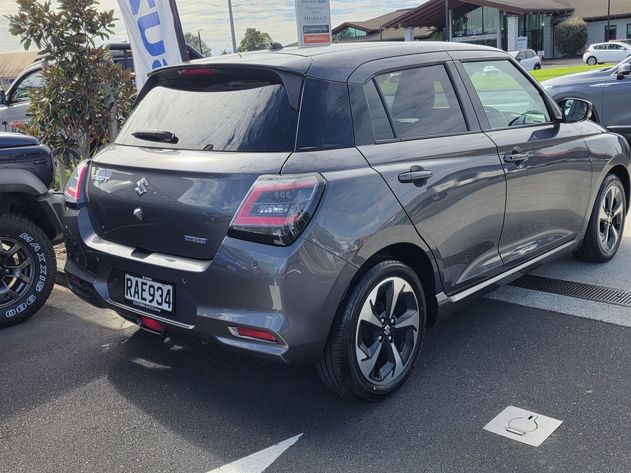 Vehicle image 5