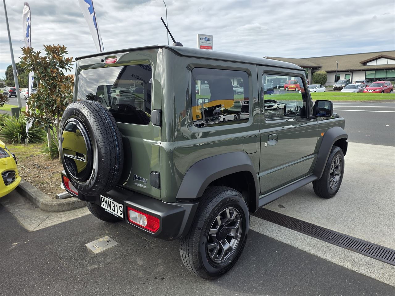Vehicle image 5