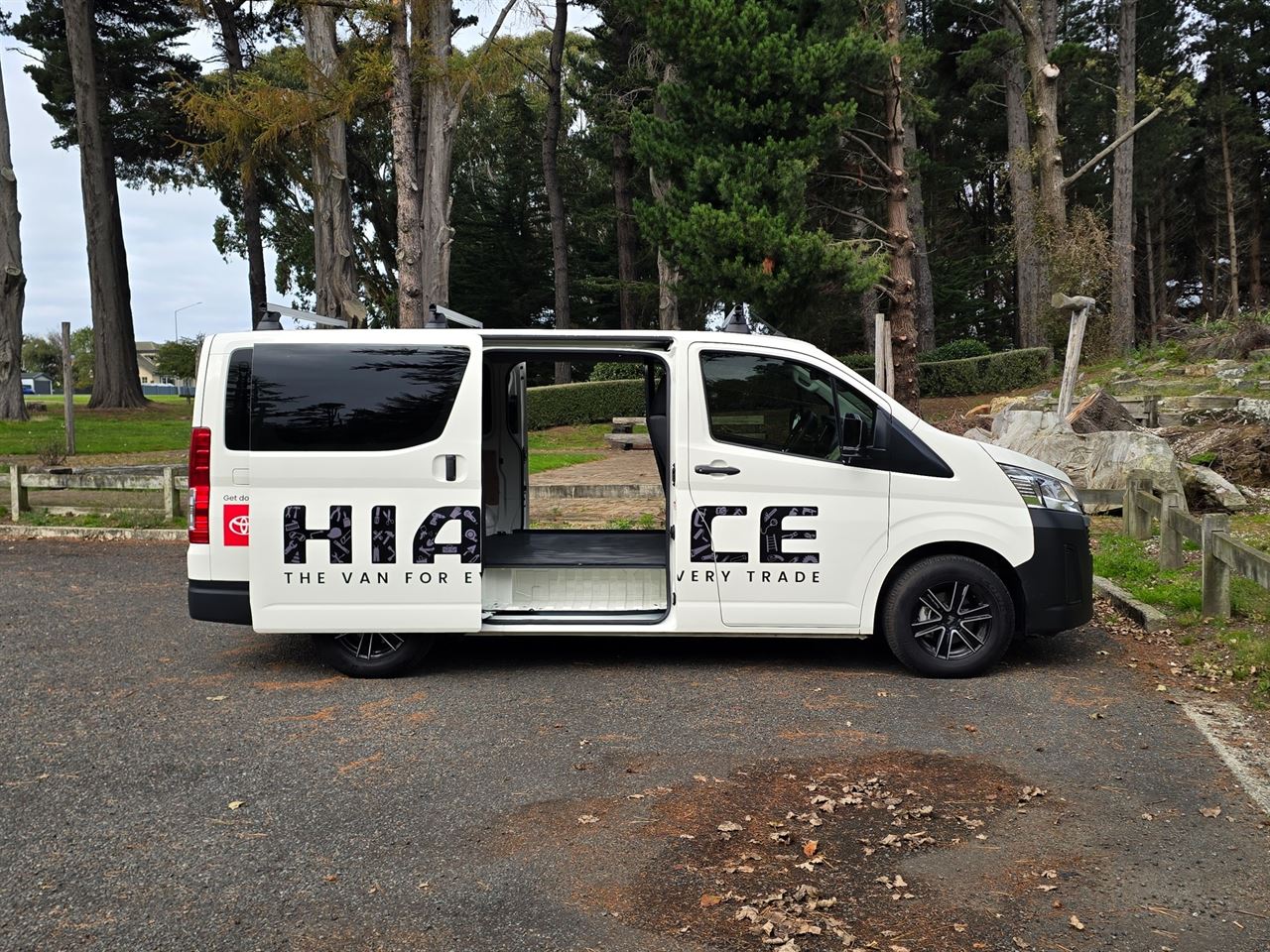 Vehicle image 3