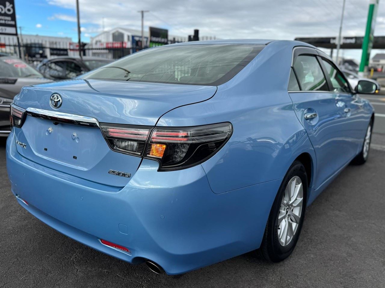 Vehicle image 4