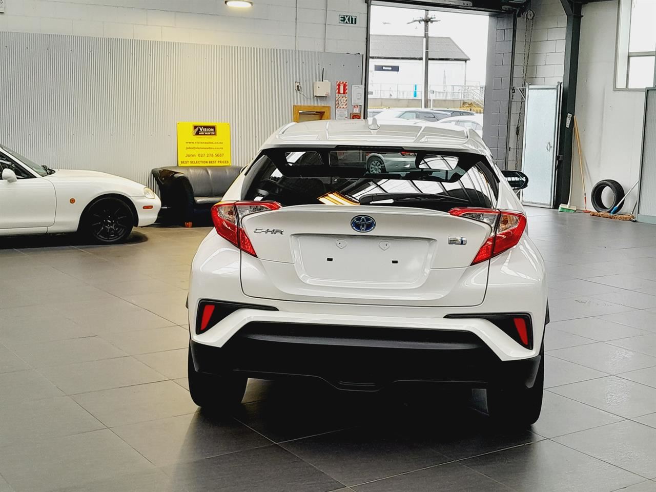 Vehicle image 5