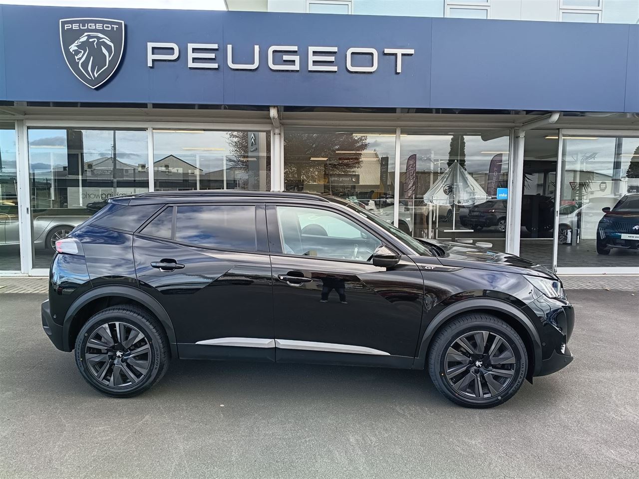 Vehicle image 3