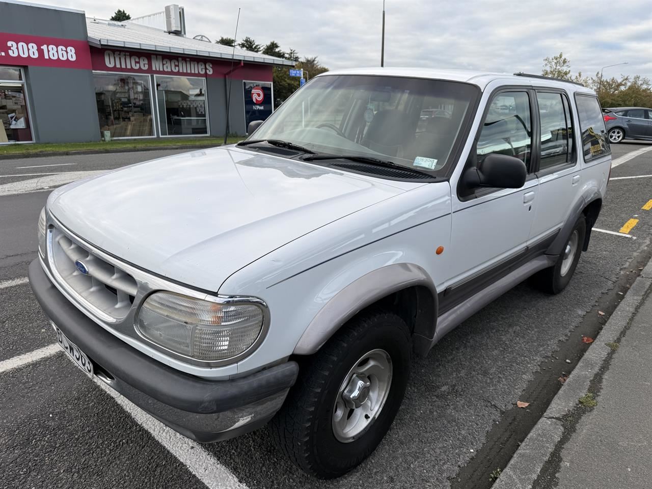 Vehicle image 3