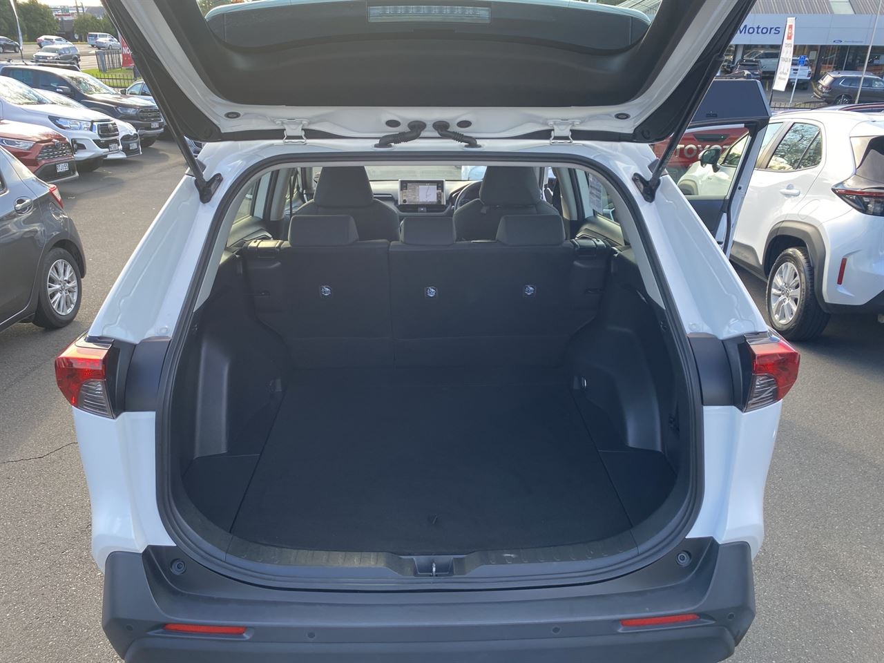 Vehicle image 4