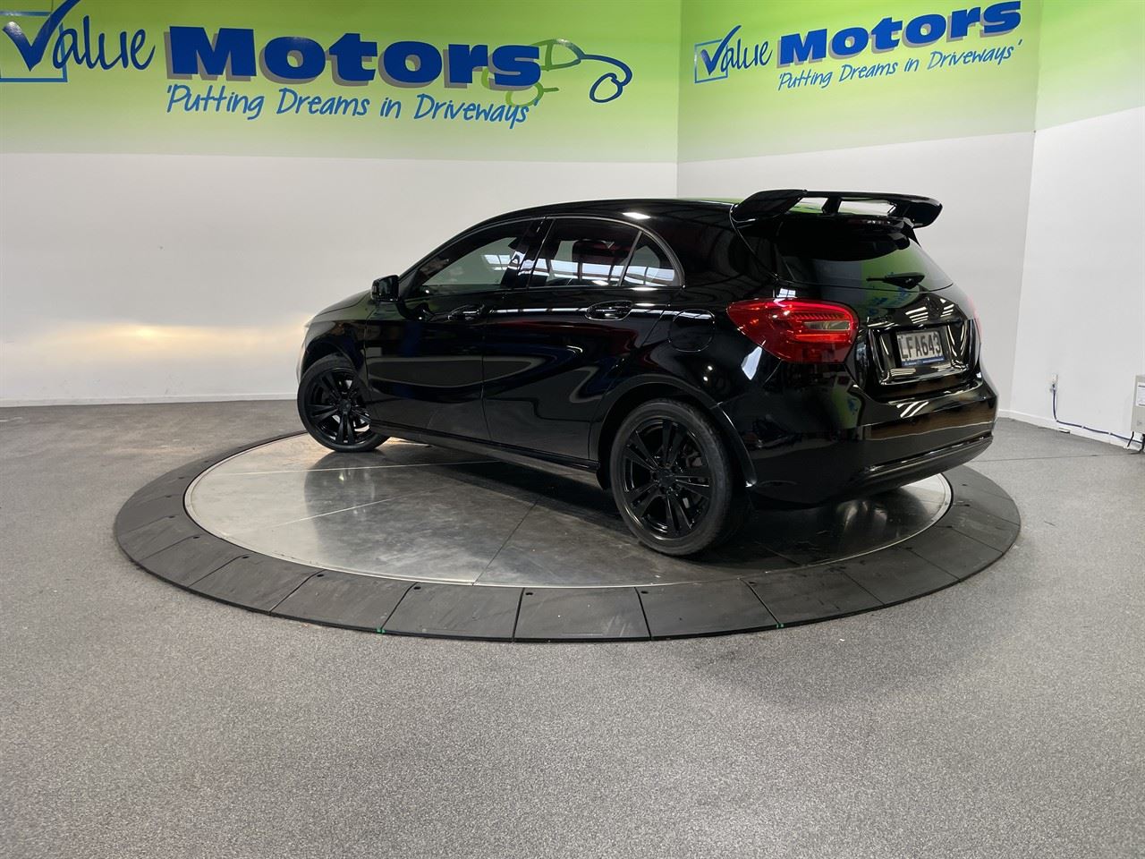 Vehicle image 5