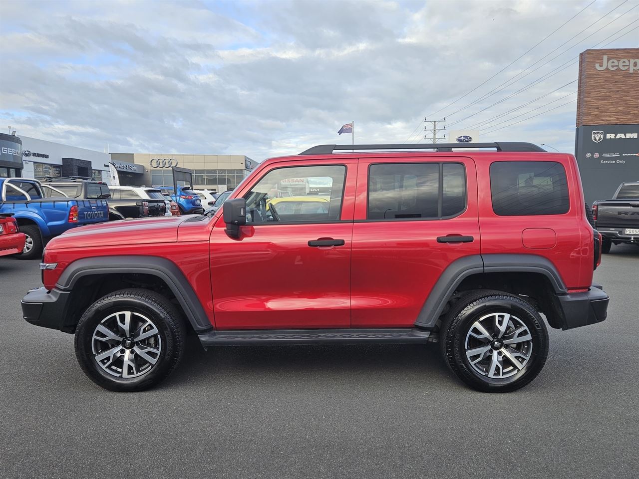 Vehicle image 5