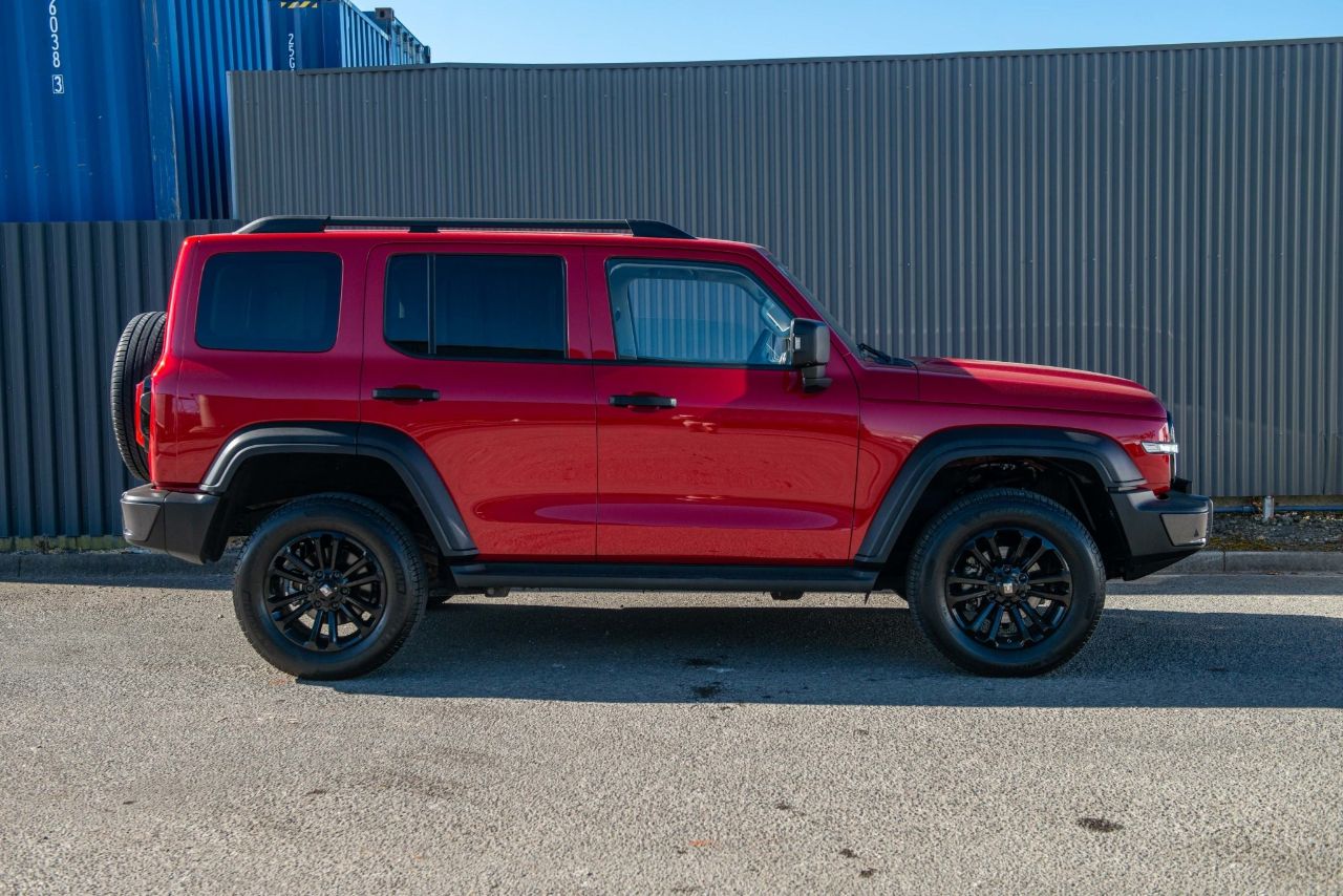 Vehicle image 5