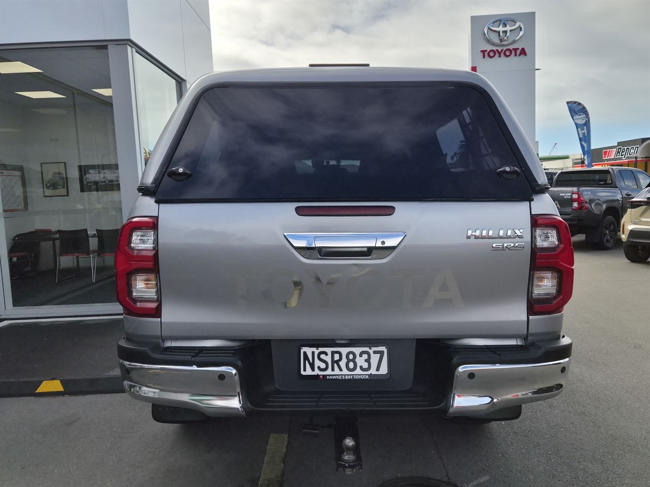 Vehicle image 4