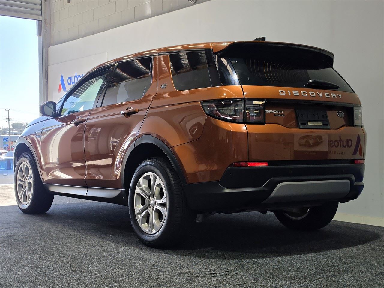 Vehicle image 5