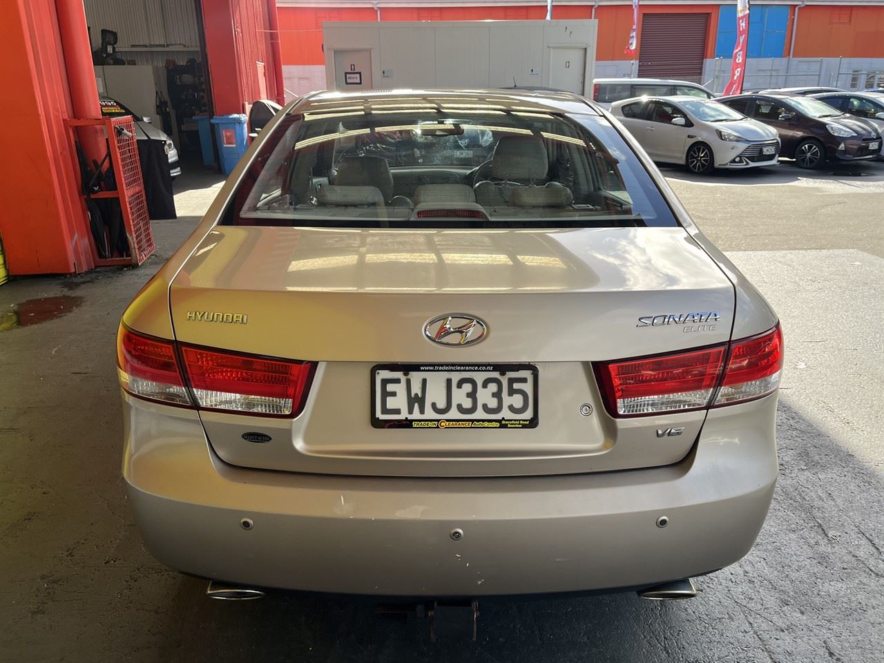 Vehicle image 5