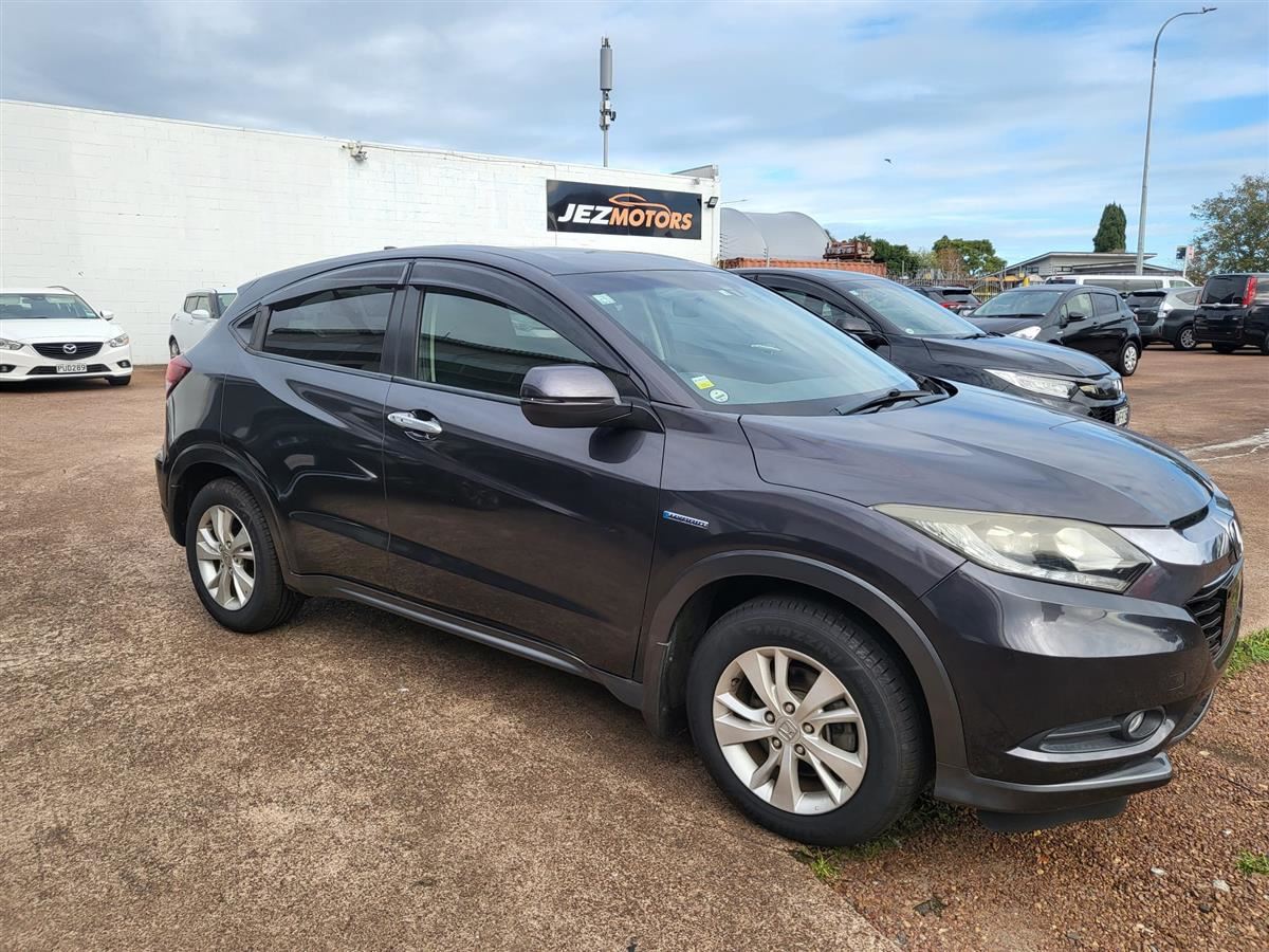 Vehicle image 3