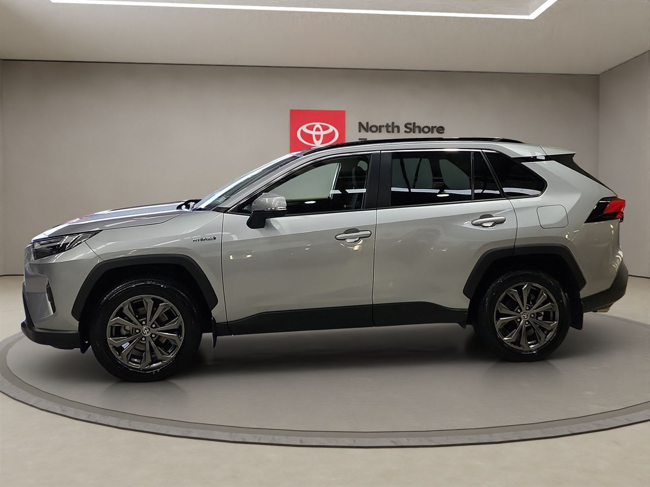 Vehicle image 4
