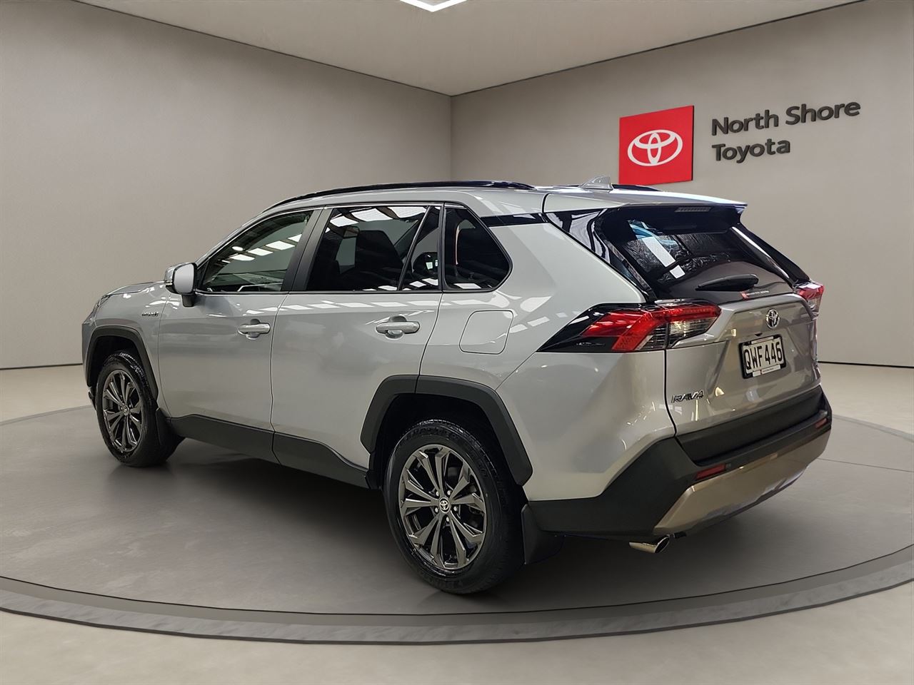 Vehicle image 5