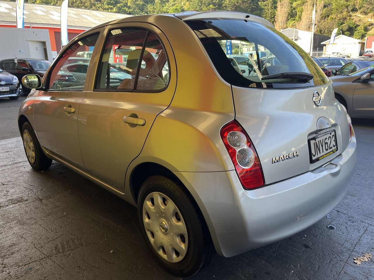 Vehicle image 4