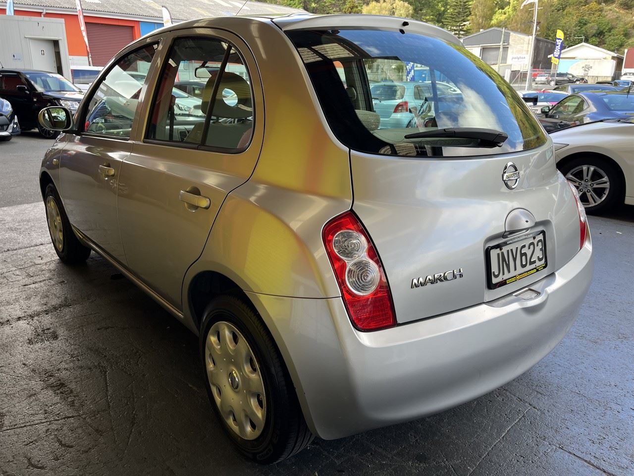 Vehicle image 5