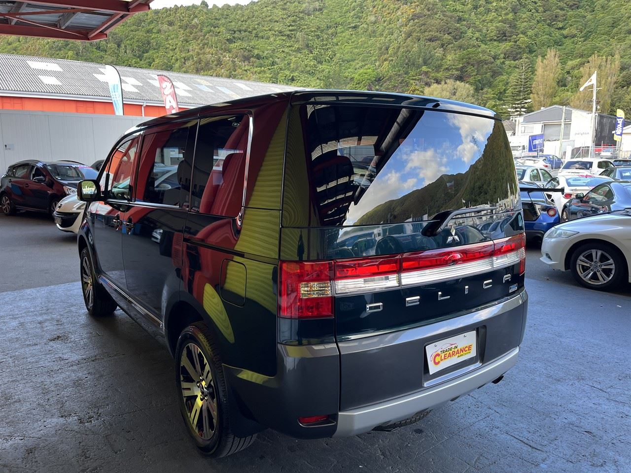 Vehicle image 4