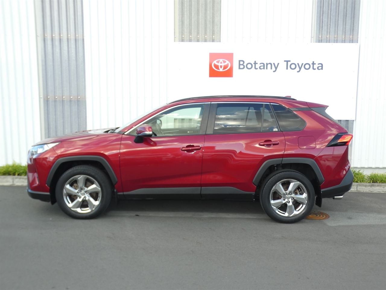 Vehicle image 5