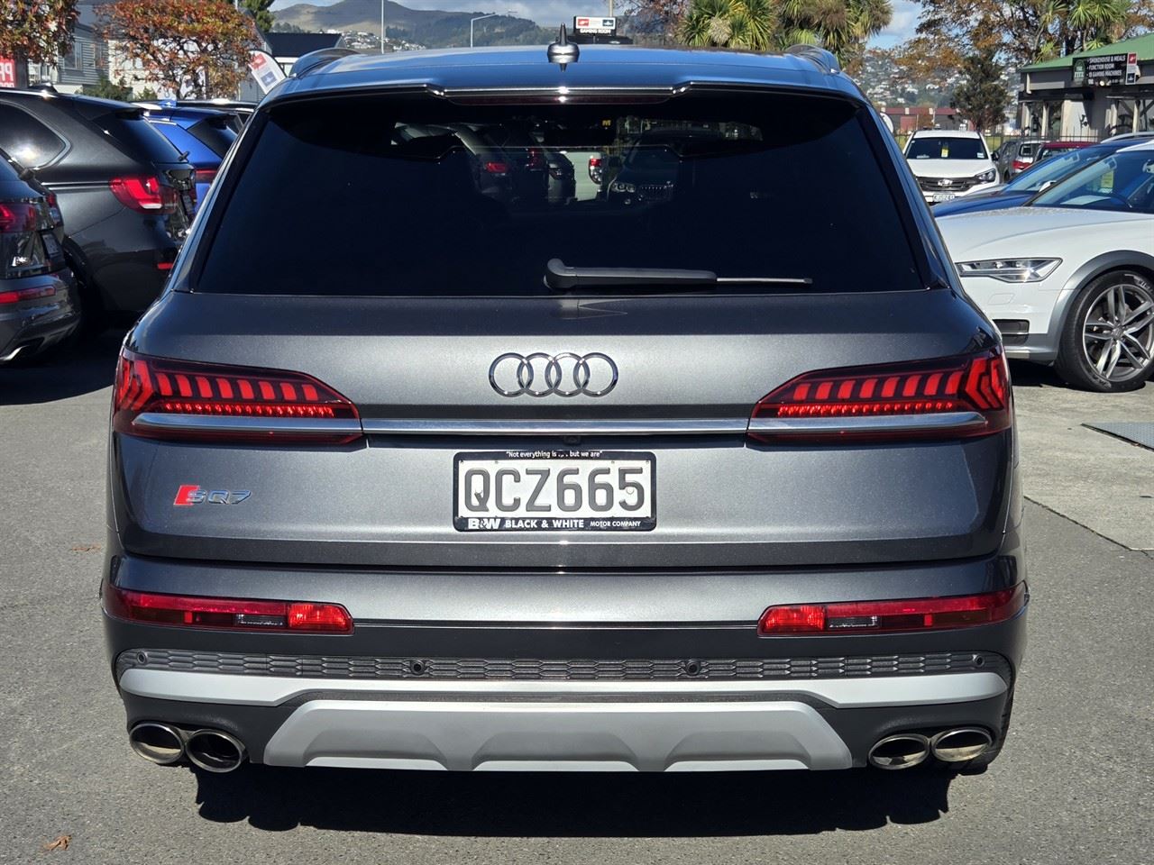 Vehicle image 4