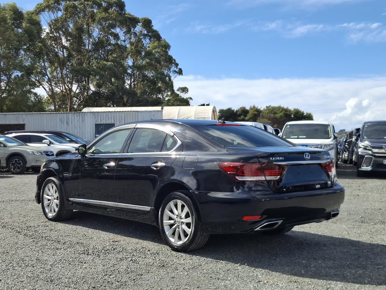 Vehicle image 5