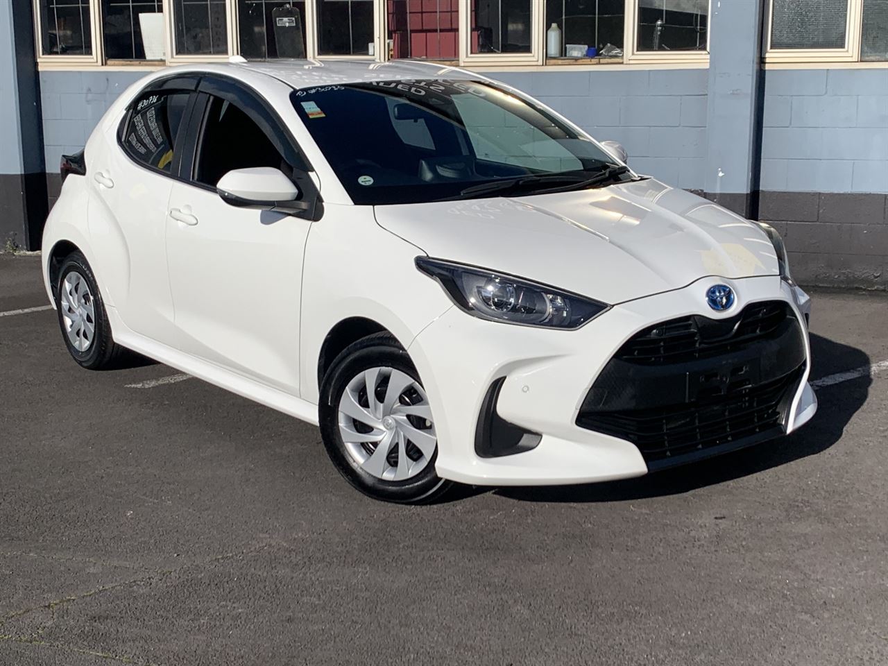 Vehicle image 3