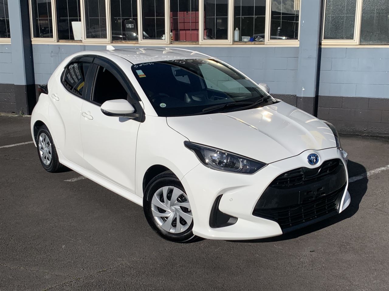 Vehicle image 5