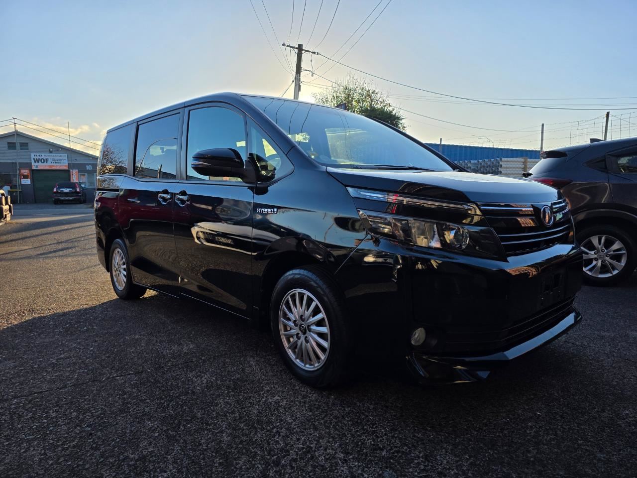Vehicle image 4