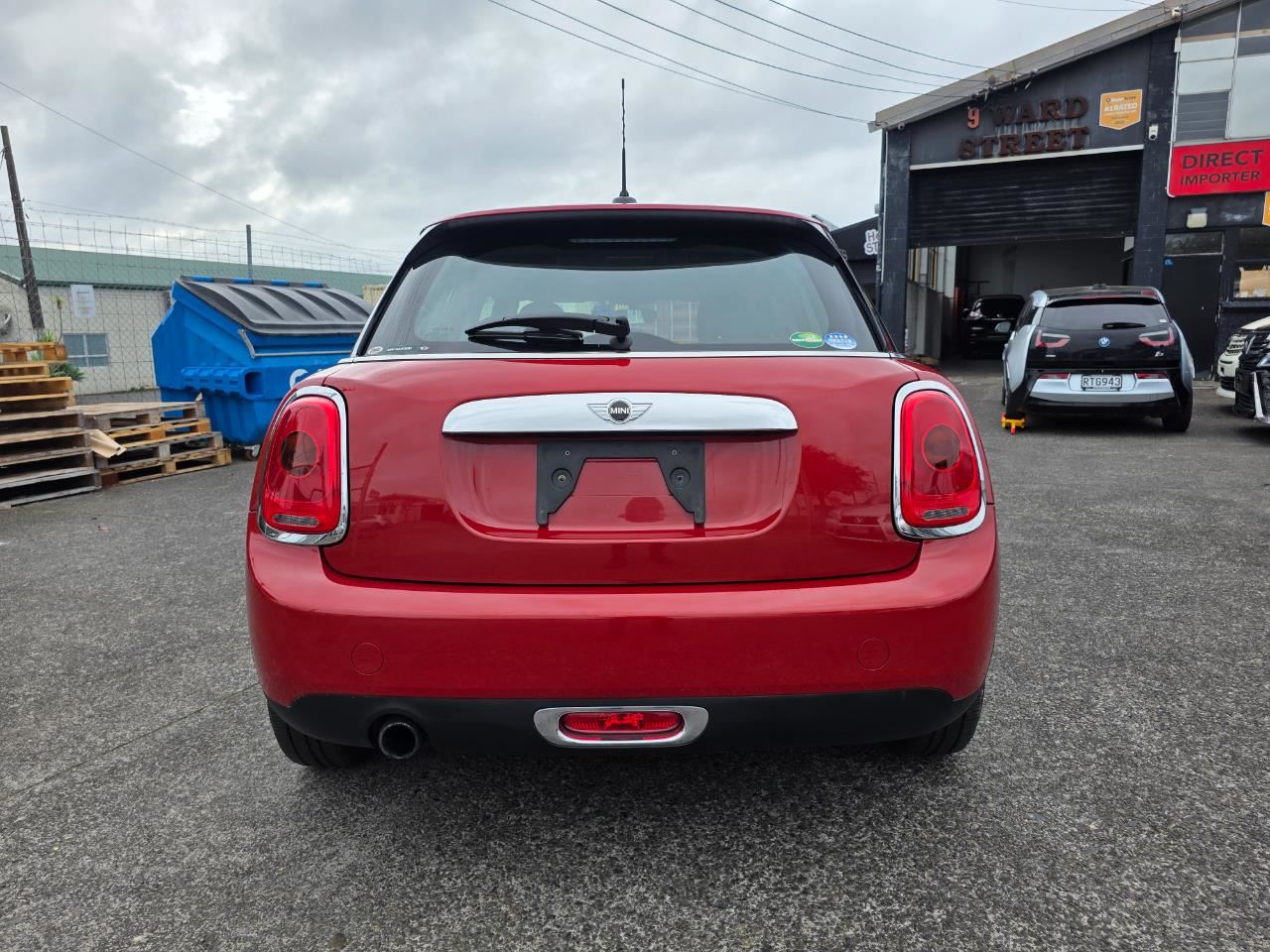 Vehicle image 5