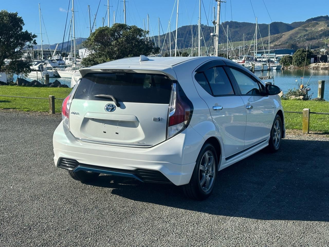 Vehicle image 3
